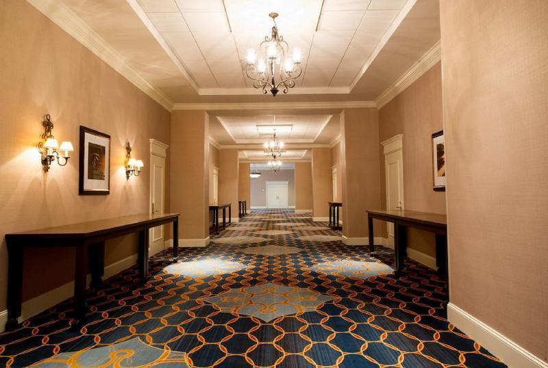 シェラトン メンフィス ダウンタウン ホテル エクステリア 写真